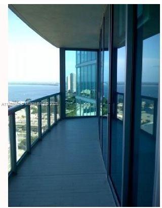Unit will be available for rent starting Oct 15- Beautiful 1/1 and half. unfurnished, great view on down-town and bay ,step away from Bayside