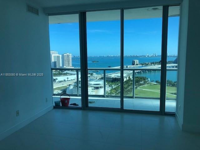 888 Biscayne Blvd 2811