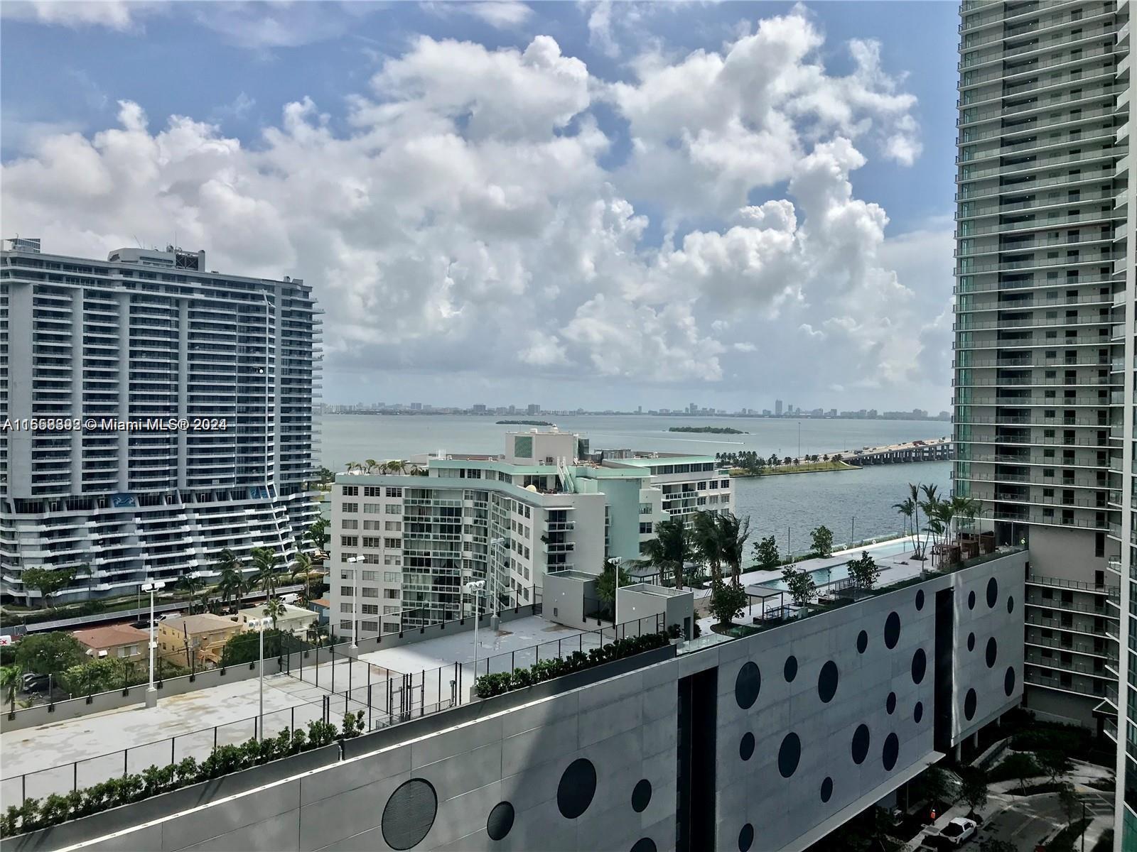 PARAISO BAYVIEWS CONDO - Residential