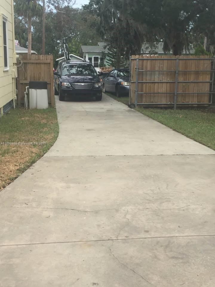 DAYTONA BEACH - Residential Lease