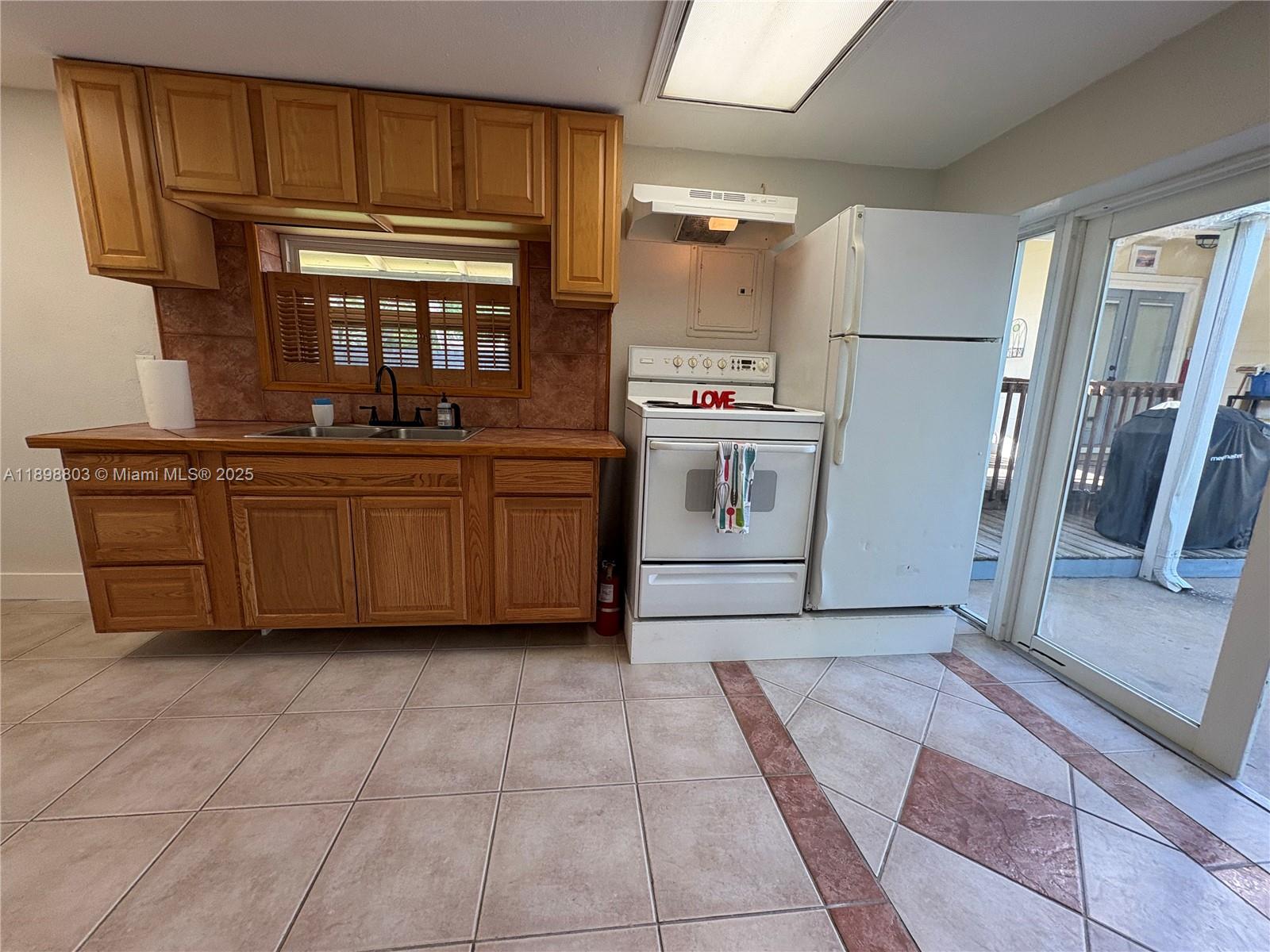 DAYTONA BEACH - Residential Lease