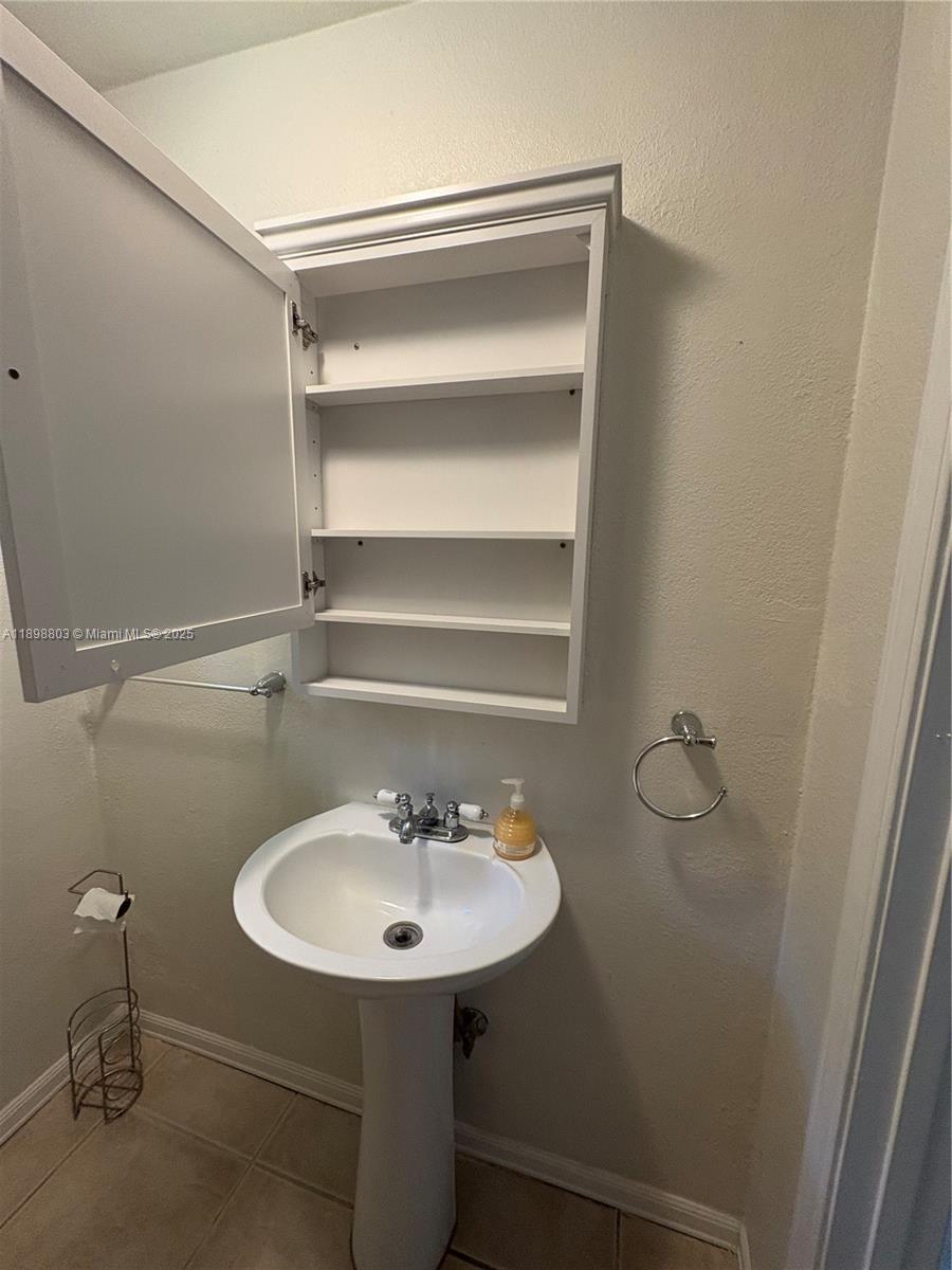 DAYTONA BEACH - Residential Lease