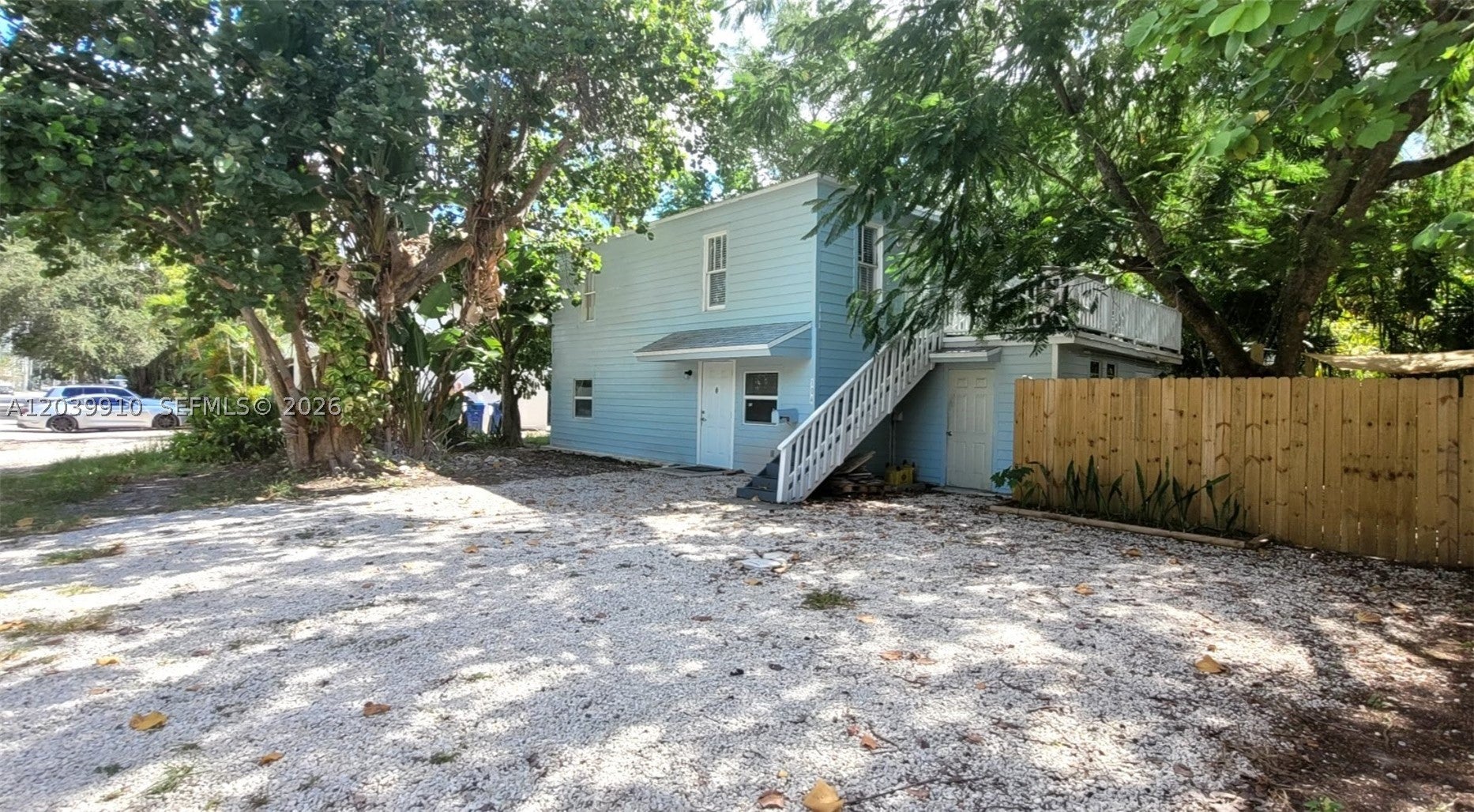 104 NE 5th St