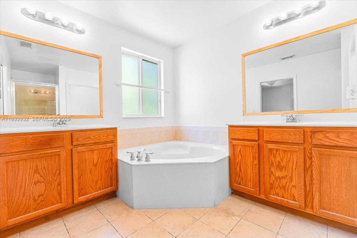 MAJORCA ISLES IV CONDO - Residential