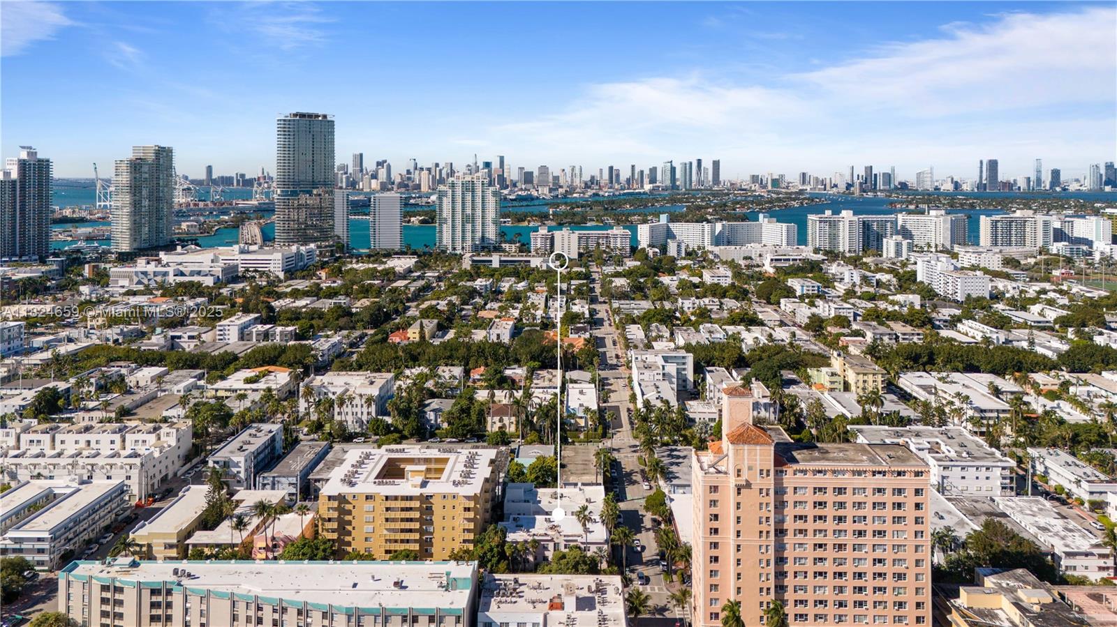 SOUTH MOON CONDO - Residential