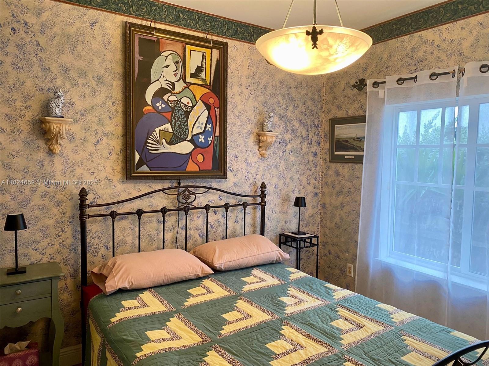 SOUTH MOON CONDO - Residential