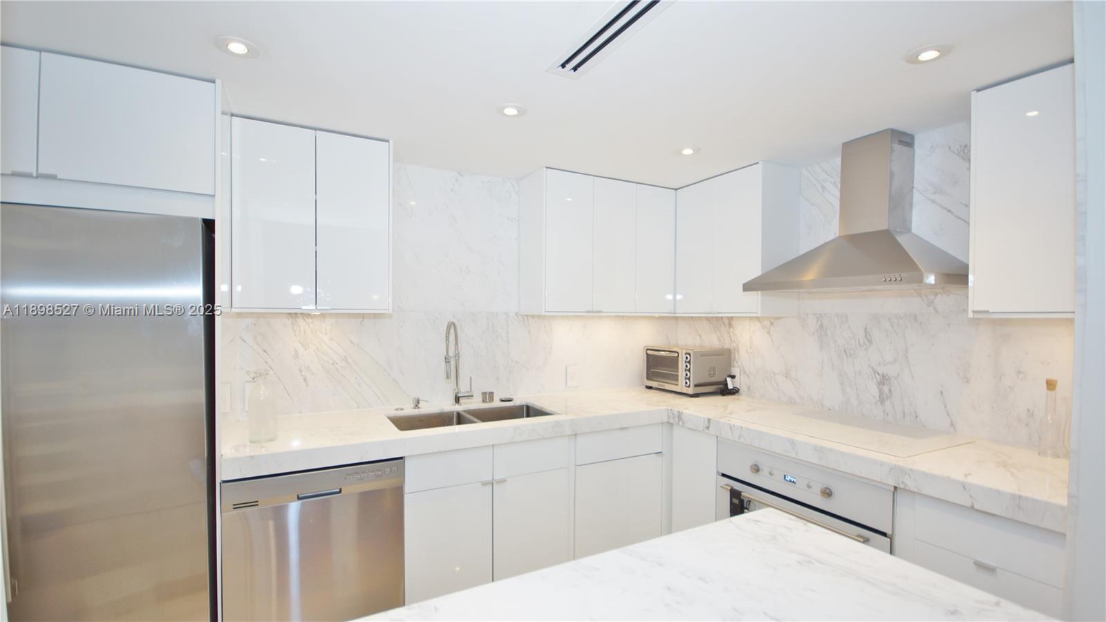 100 Bayview Dr 308