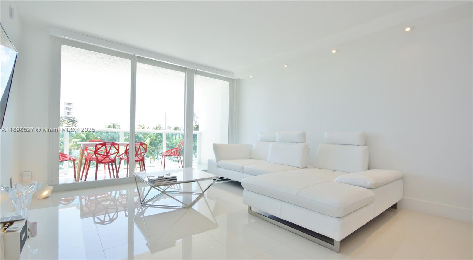 100 Bayview Dr 308