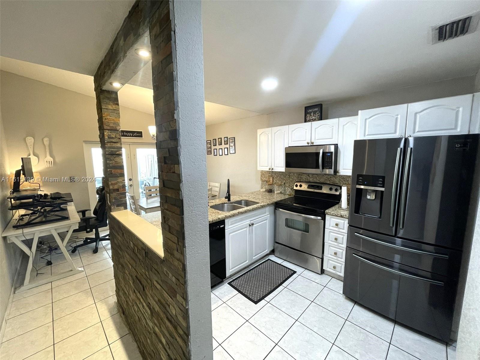 EL PRADO BY THE LAKE - Residential