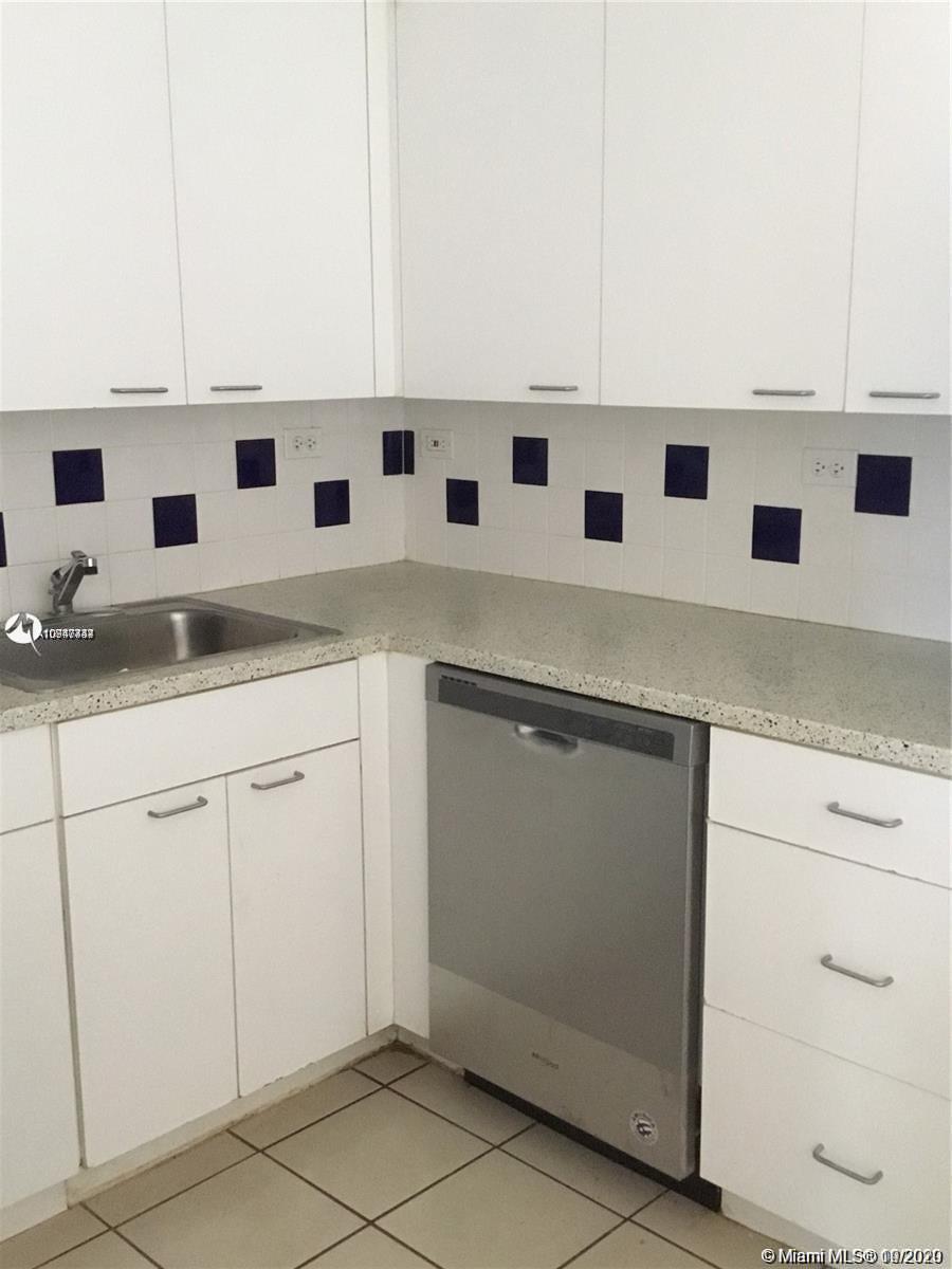 FLAMINGO SOUTH BEACH I CO - Residential