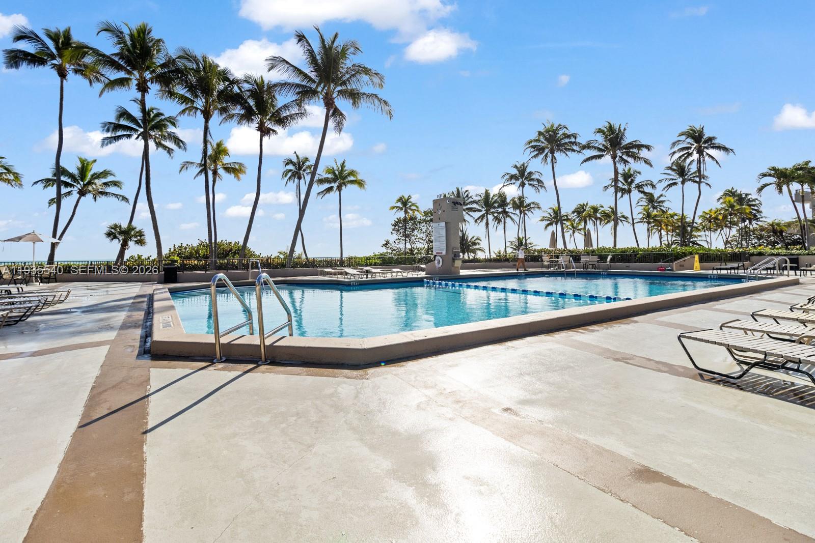 THE EMERALDBAY @ KEY COLO - Residential