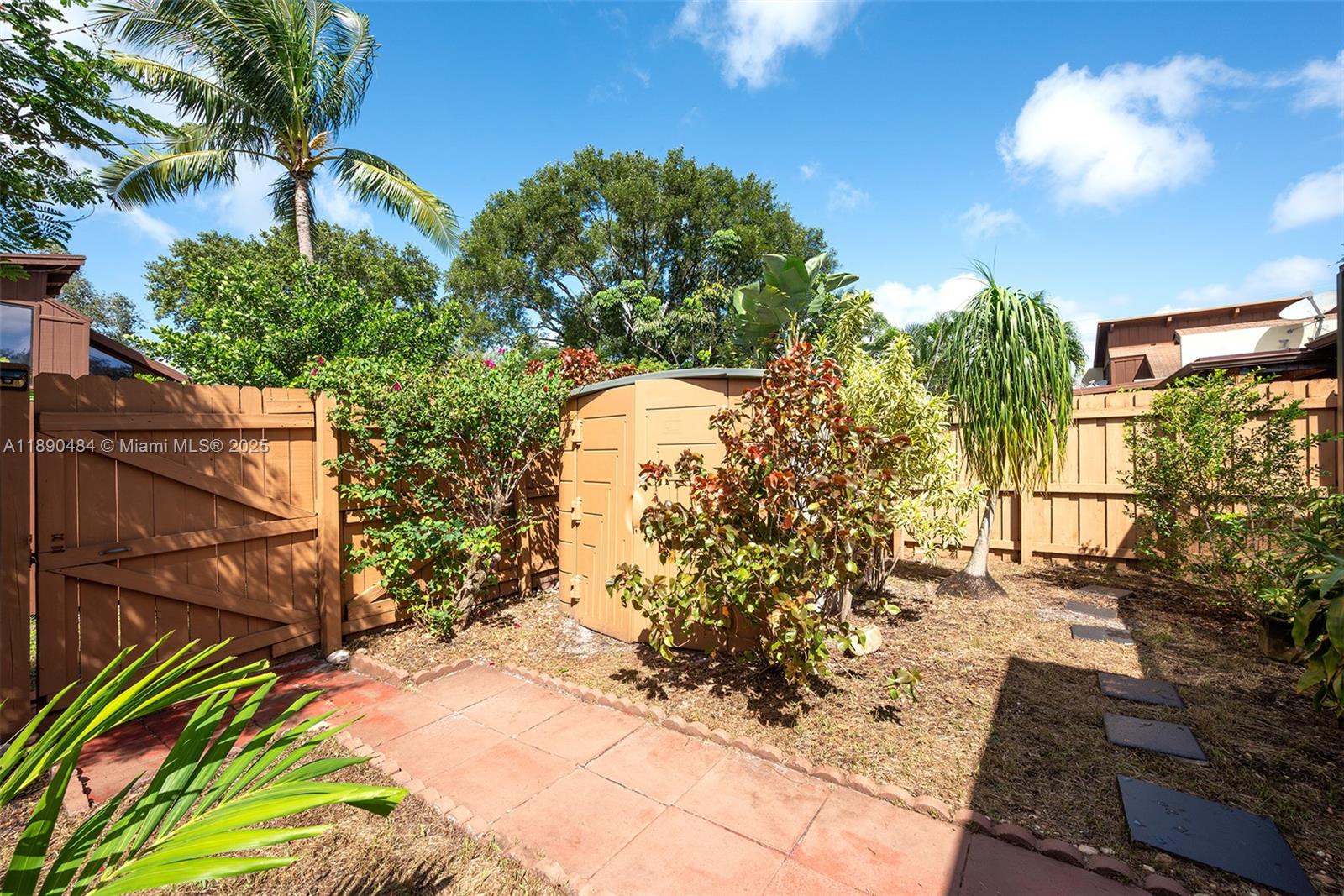 PALM-AIRE VILLAGE 4TH SEC - Residential