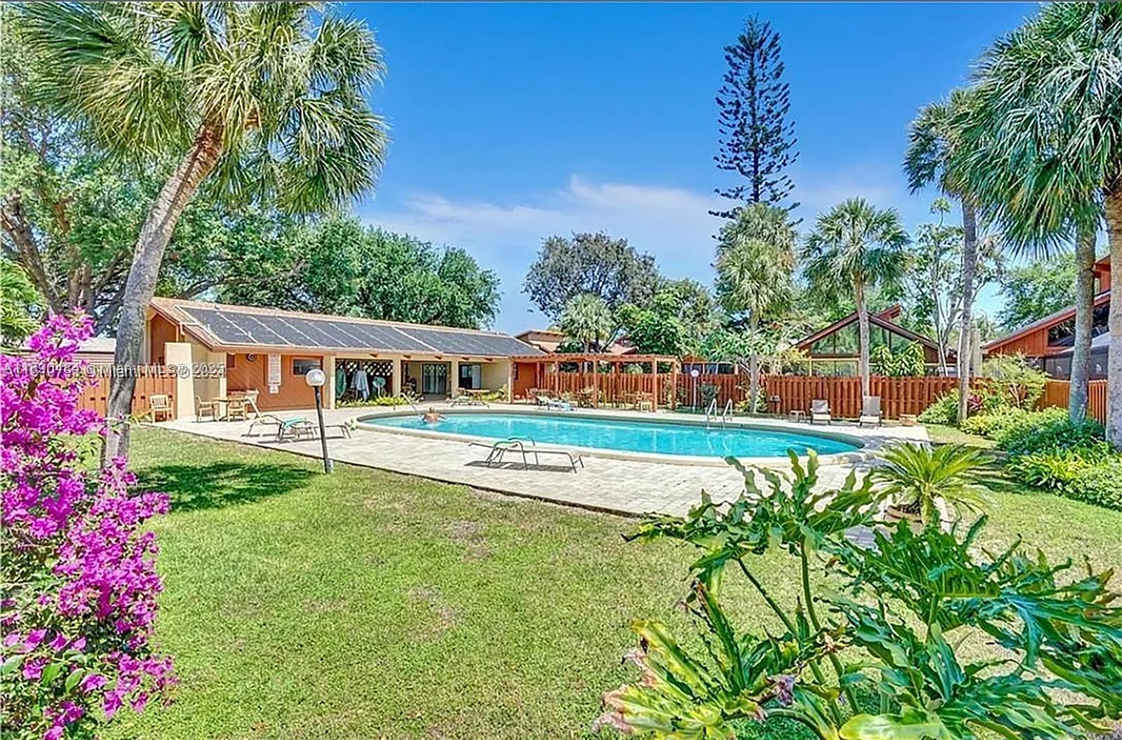 PALM-AIRE VILLAGE 4TH SEC - Residential