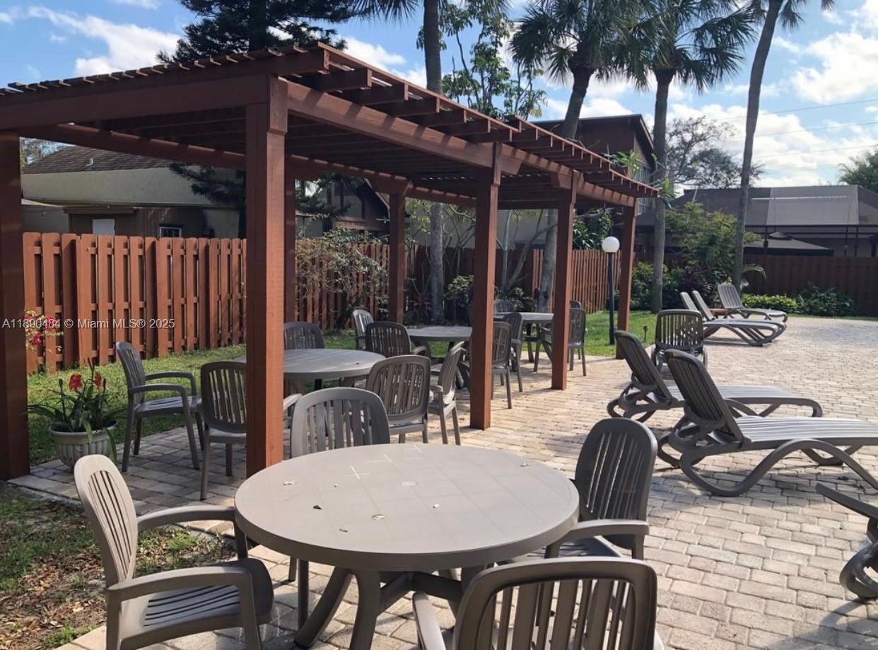 PALM-AIRE VILLAGE 4TH SEC - Residential