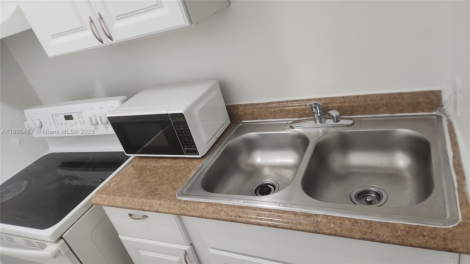 HOLLYWOOD - Residential Lease