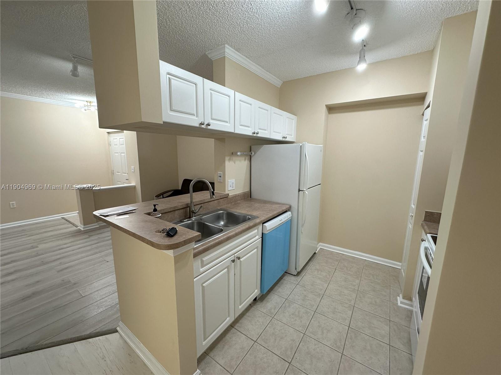 PORTO BELLAGIO CONDO - Residential Lease