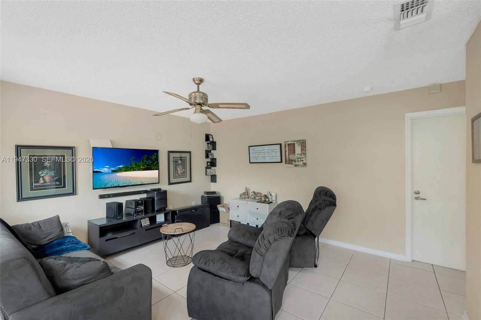 COUNTRY LAKE PARK 1ST ADD - Residential