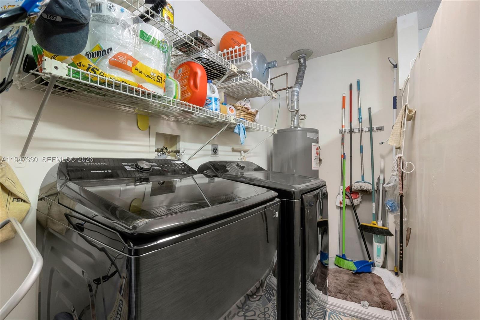 COUNTRY LAKE PARK 1ST ADD - Residential