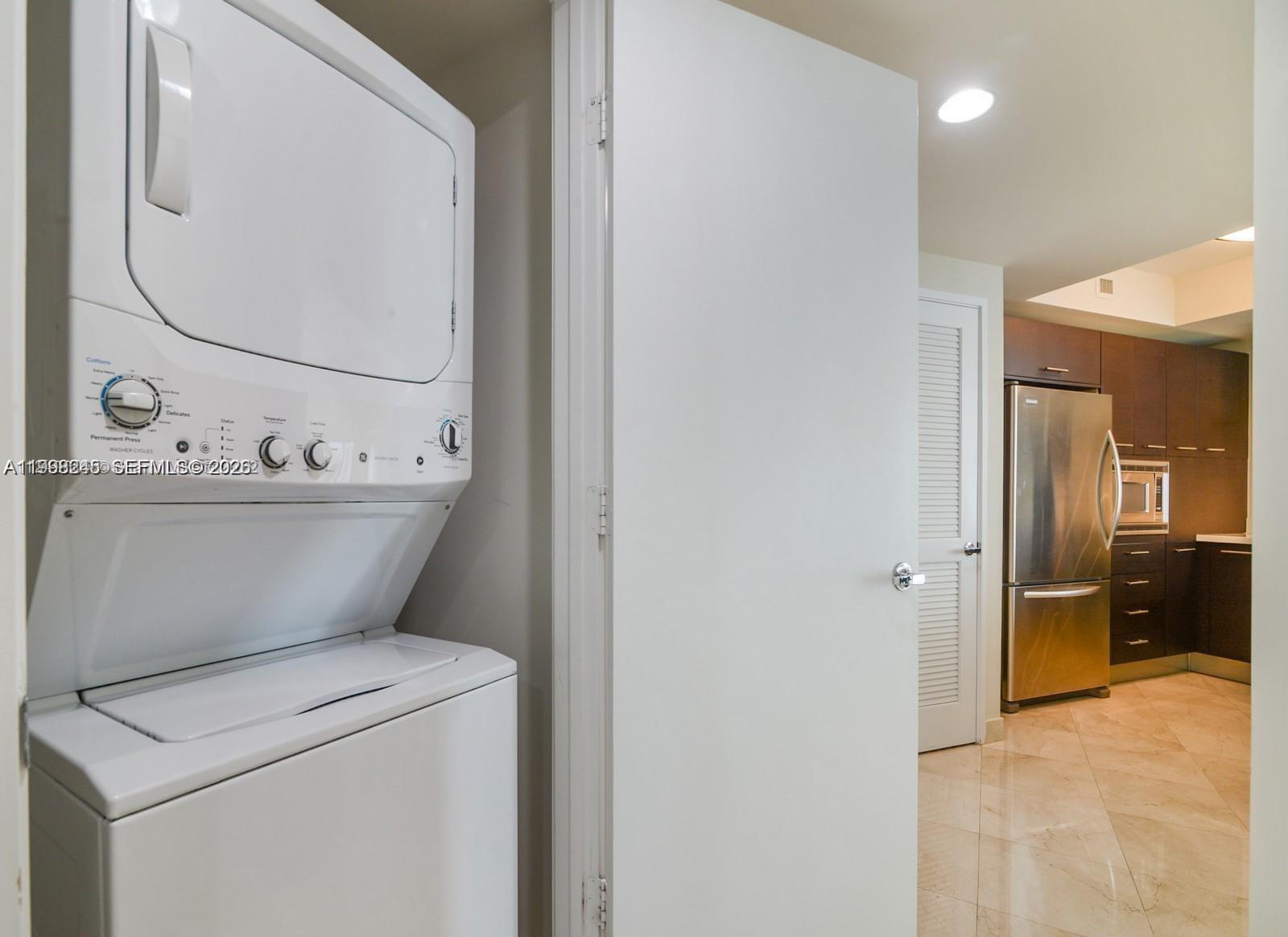 ST TROPEZ ON THE BAY 1 CO - Residential Lease