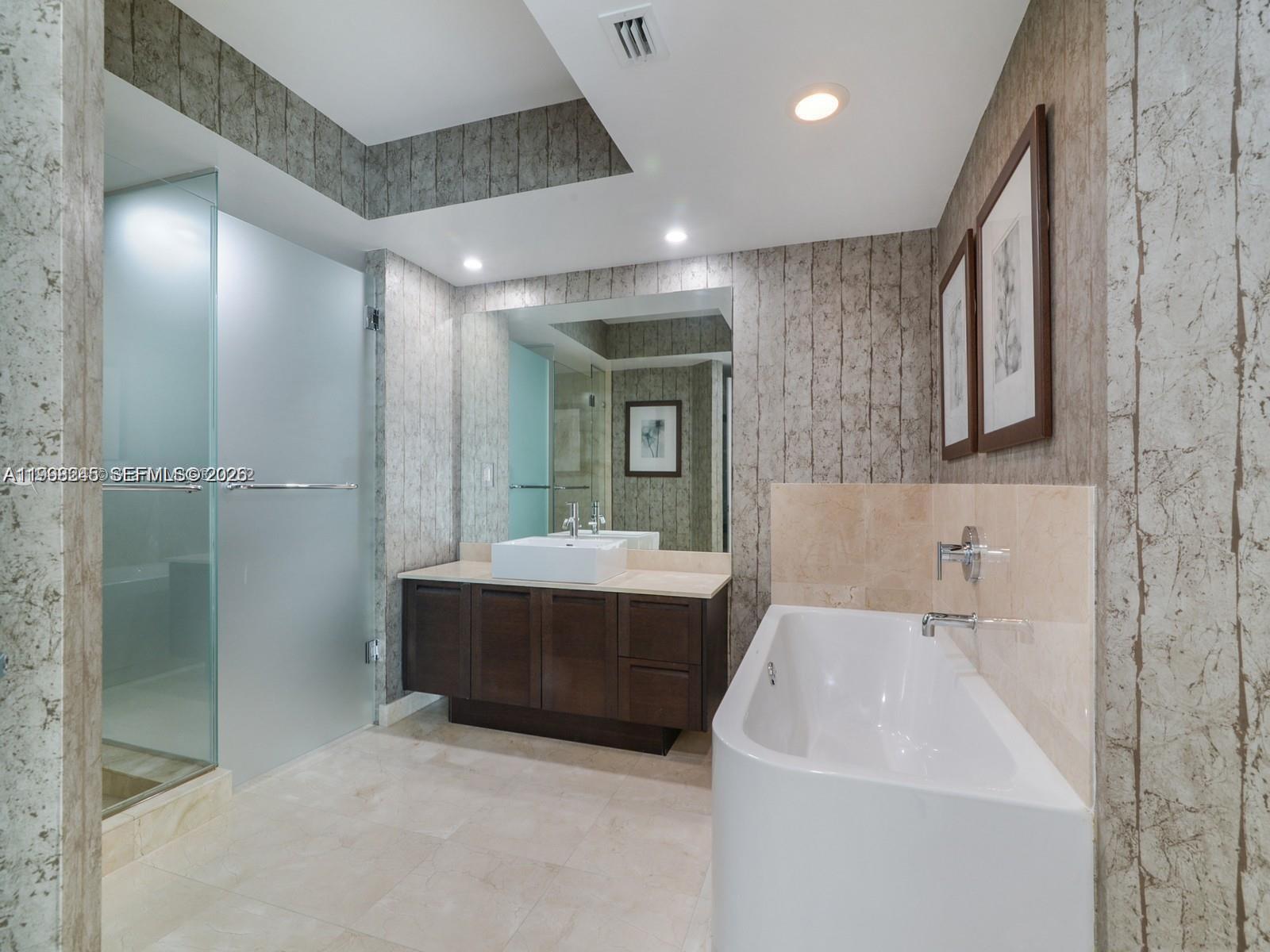 ST TROPEZ ON THE BAY 1 CO - Residential Lease