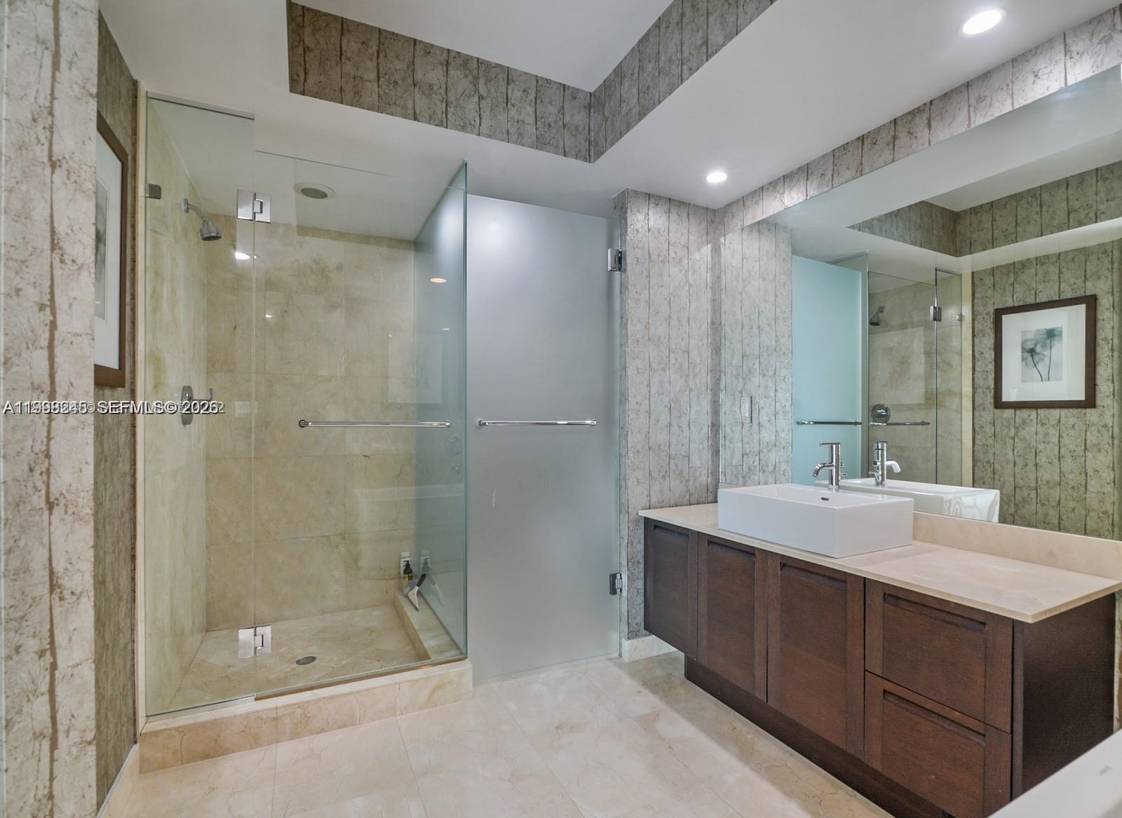 ST TROPEZ ON THE BAY 1 CO - Residential Lease