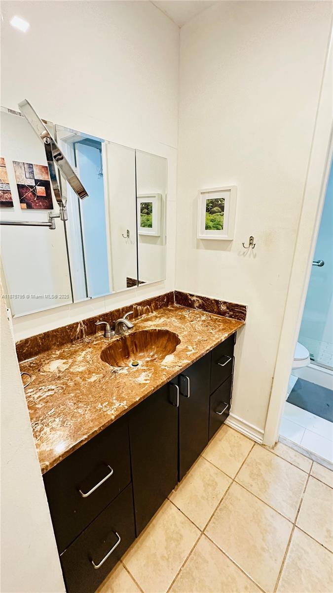 OMEGA CONDO NO 3 - Residential