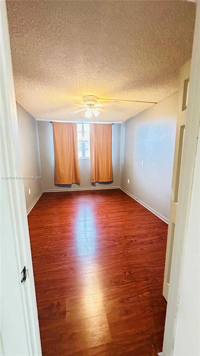 OMEGA CONDO NO 3 - Residential