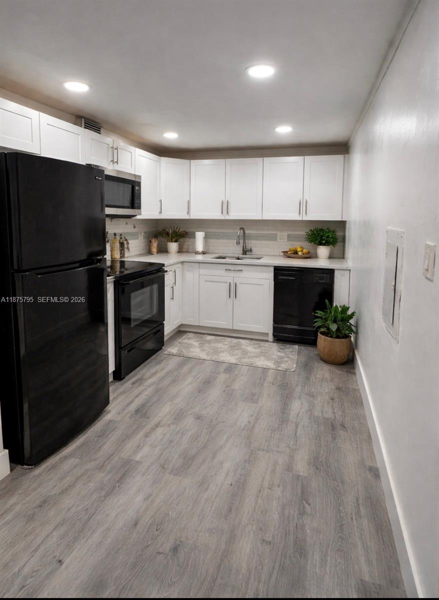 OMEGA CONDO NO 3 - Residential