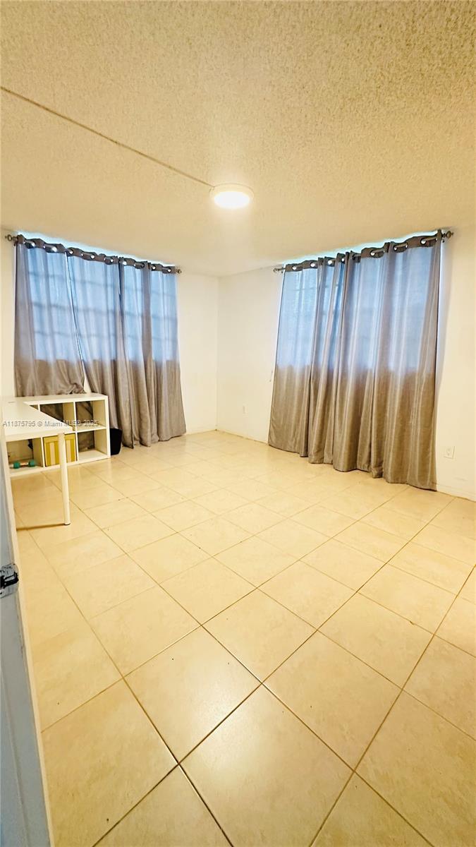 OMEGA CONDO NO 3 - Residential