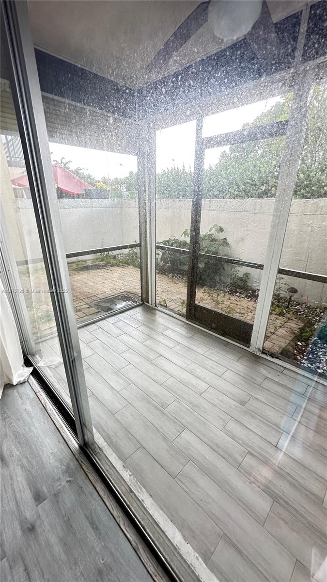 OMEGA CONDO NO 3 - Residential