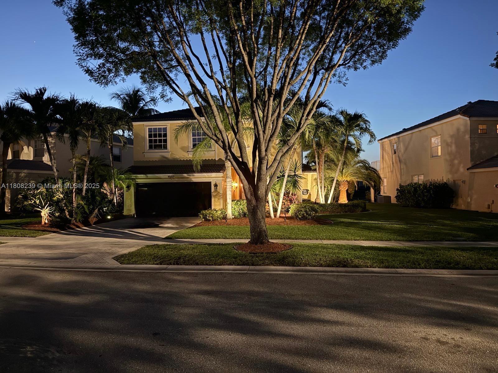 9003 Alexandra Cir, Wellington, FL, 33414/$899,000 2 9003 Alexandra Cir