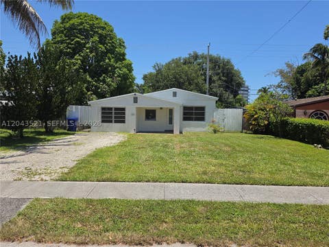 Tiny photo for 1215 NE 182nd St, North Miami Beach, FL 33162 (MLS # A12043521)