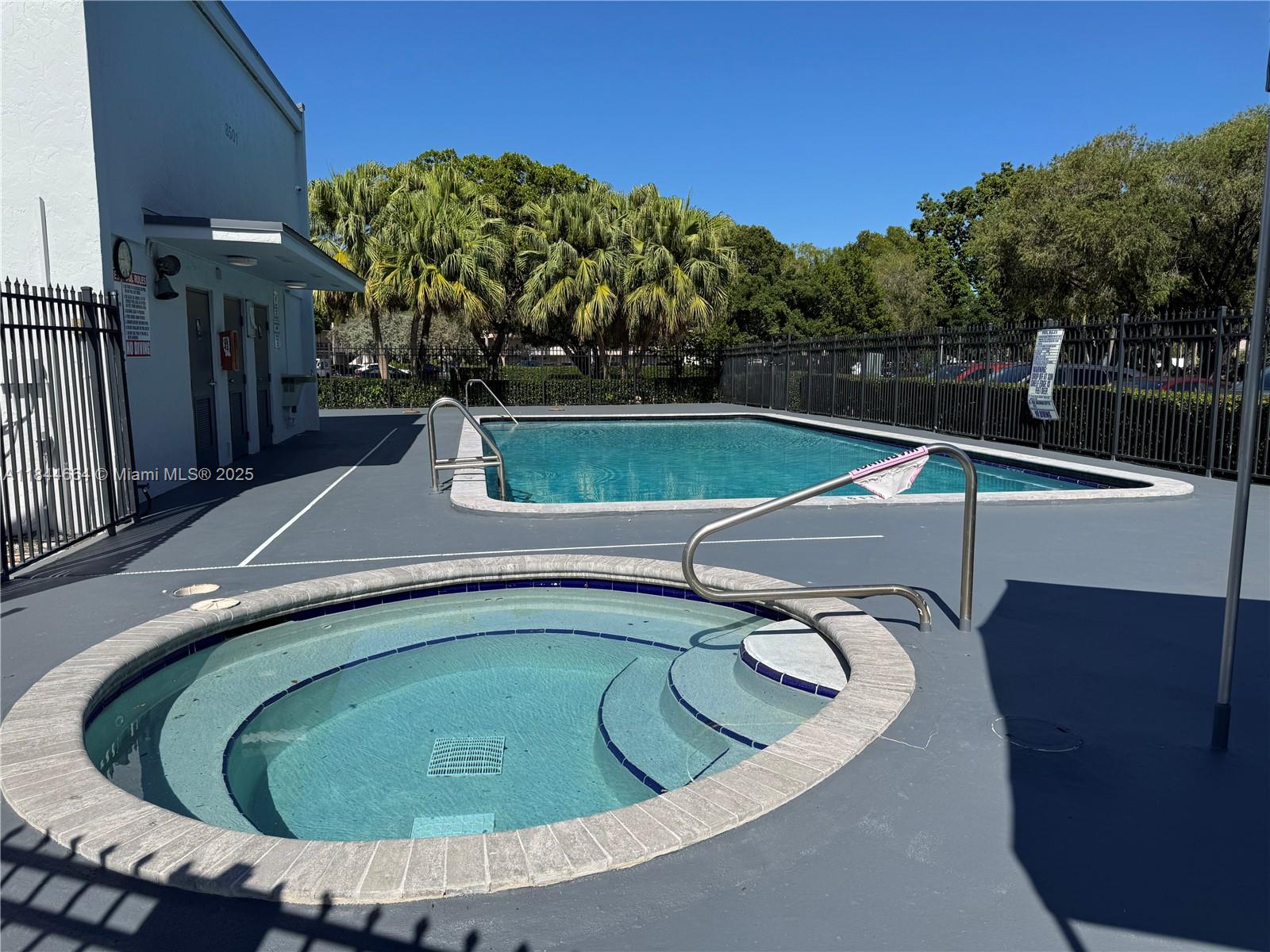 SANDS POINT CONDOMINIUM I - Residential