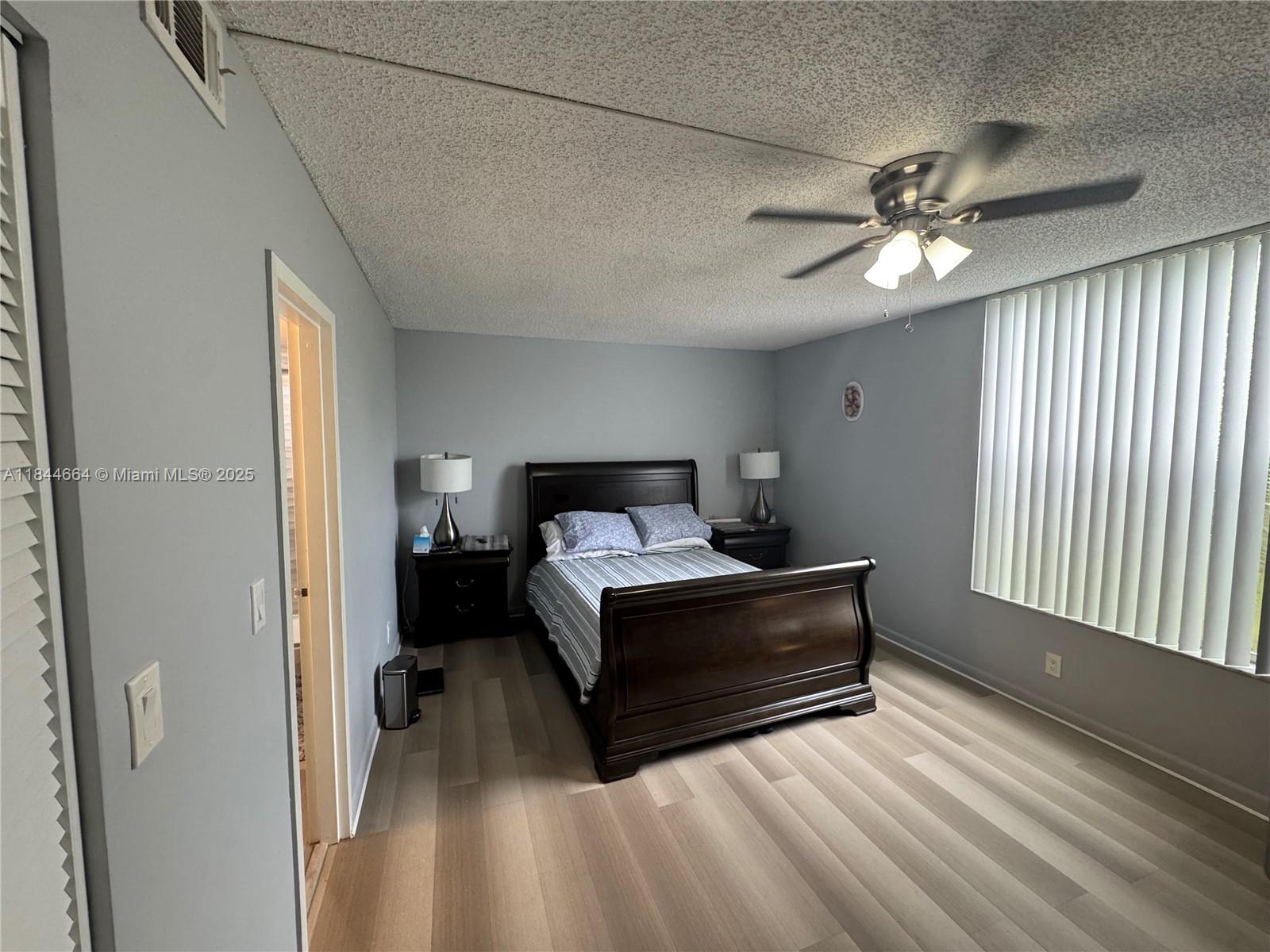 SANDS POINT CONDOMINIUM I - Residential