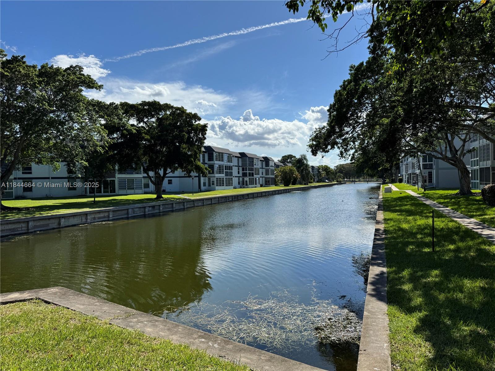 SANDS POINT CONDOMINIUM I - Residential