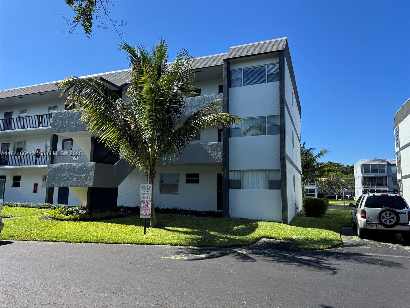 SANDS POINT CONDOMINIUM I - Residential