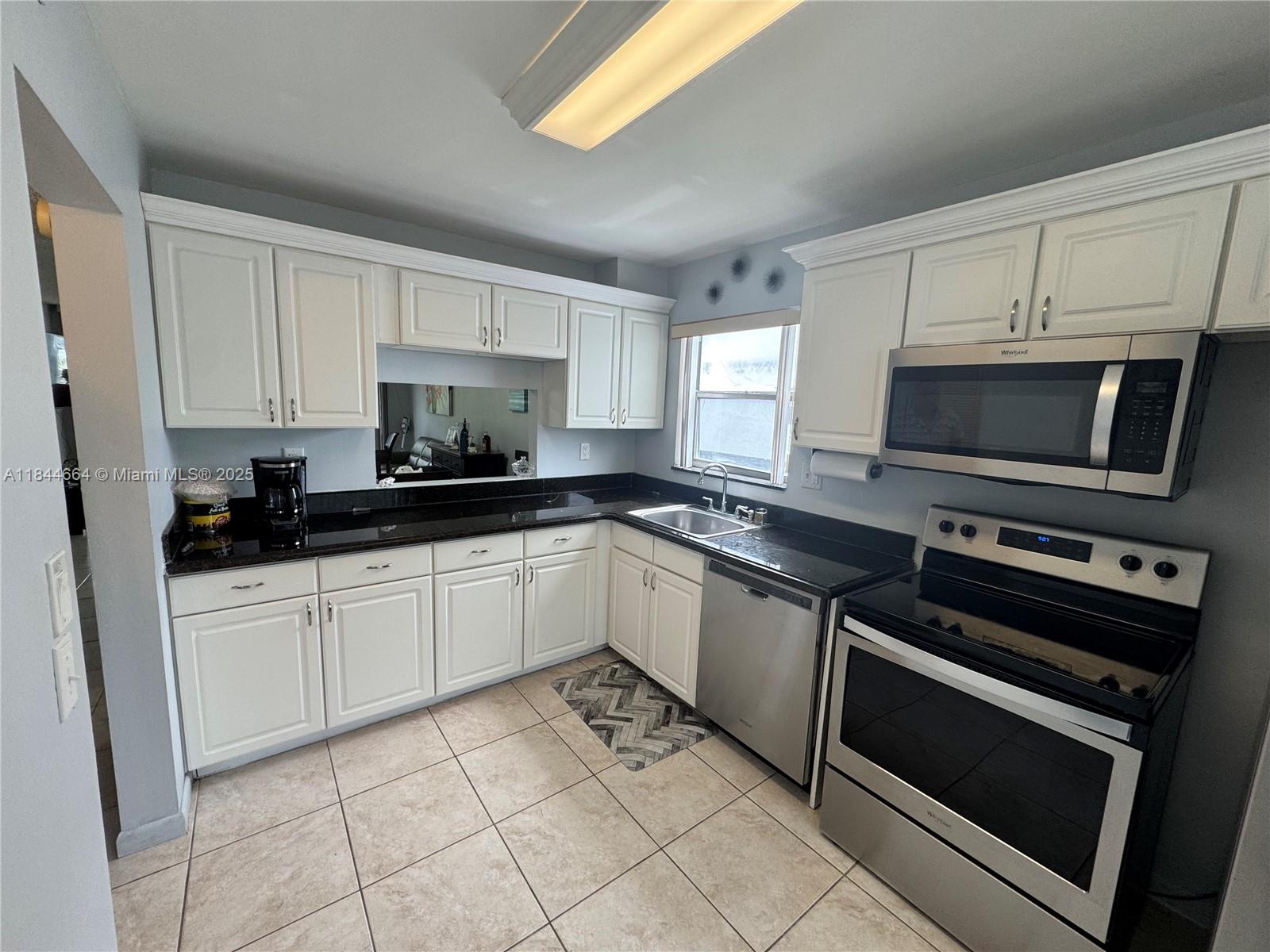 SANDS POINT CONDOMINIUM I - Residential