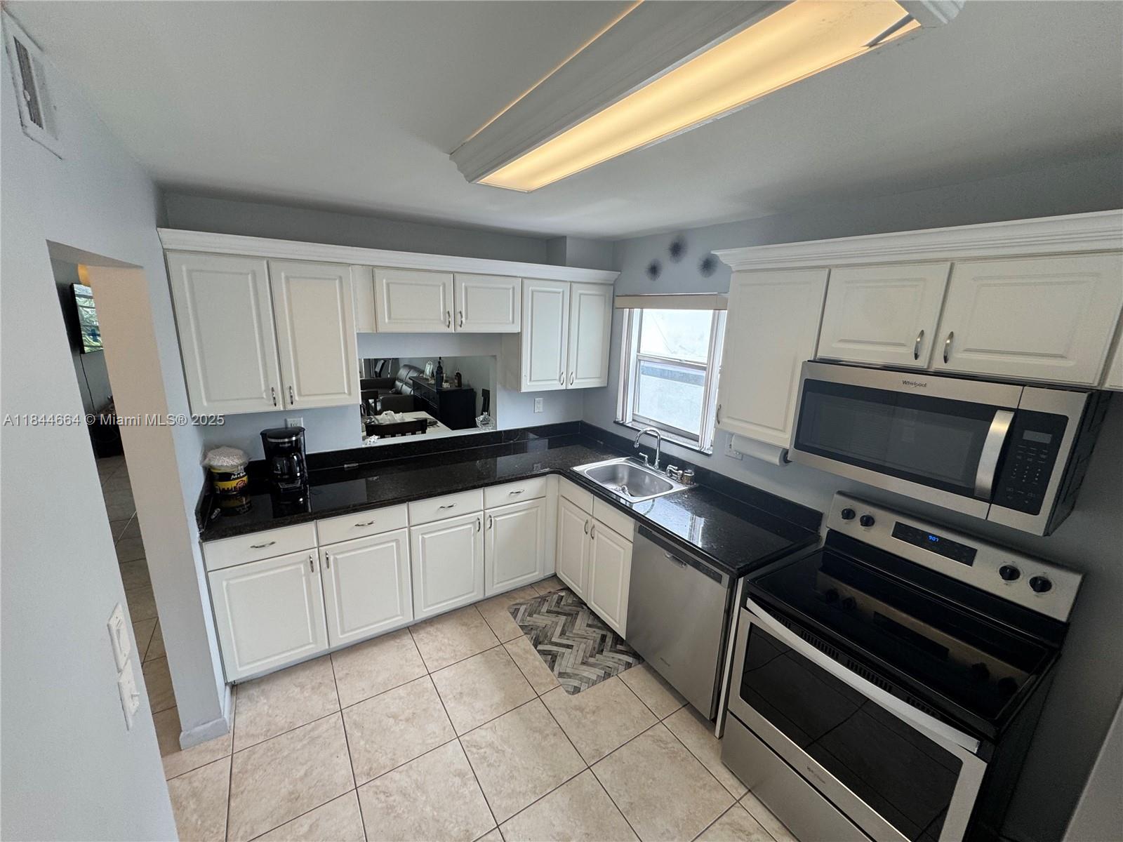 SANDS POINT CONDOMINIUM I - Residential