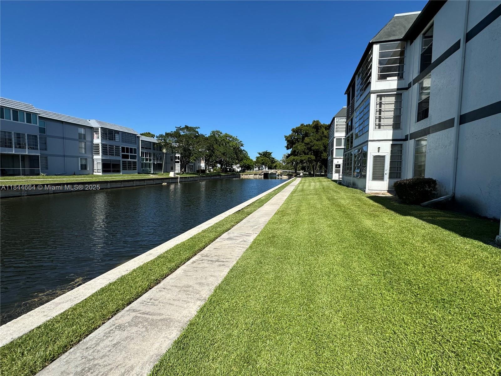 SANDS POINT CONDOMINIUM I - Residential