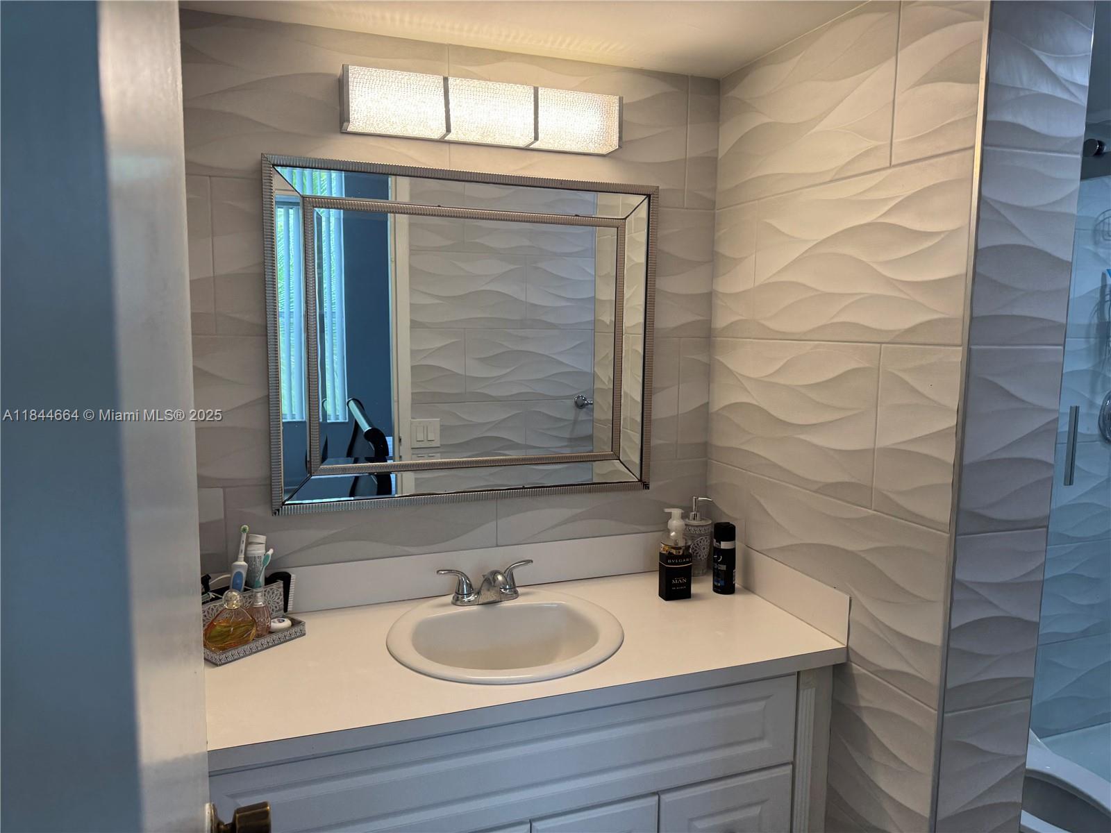 SANDS POINT CONDOMINIUM I - Residential