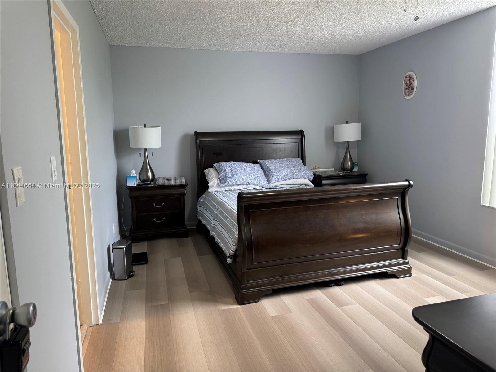 SANDS POINT CONDOMINIUM I - Residential