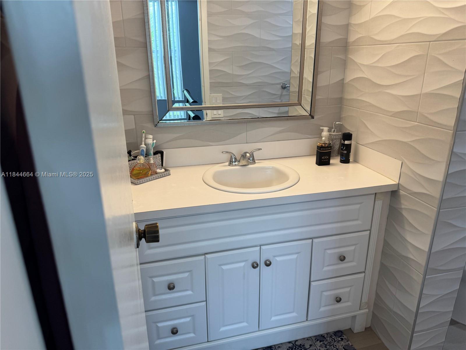 SANDS POINT CONDOMINIUM I - Residential