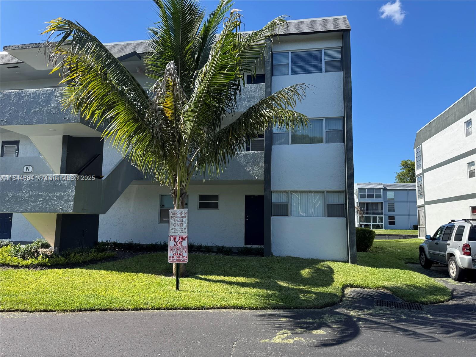 SANDS POINT CONDOMINIUM I - Residential