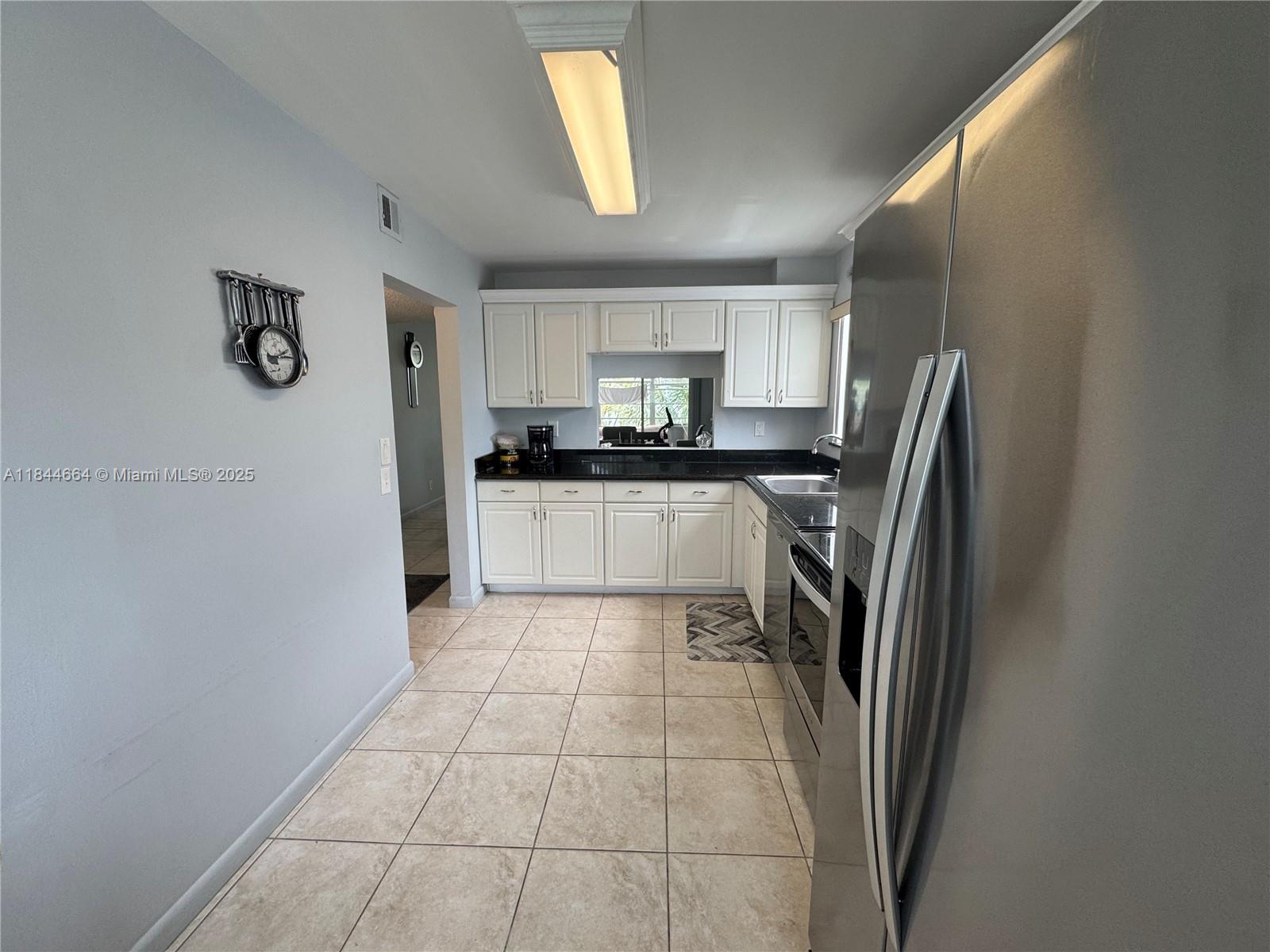 SANDS POINT CONDOMINIUM I - Residential