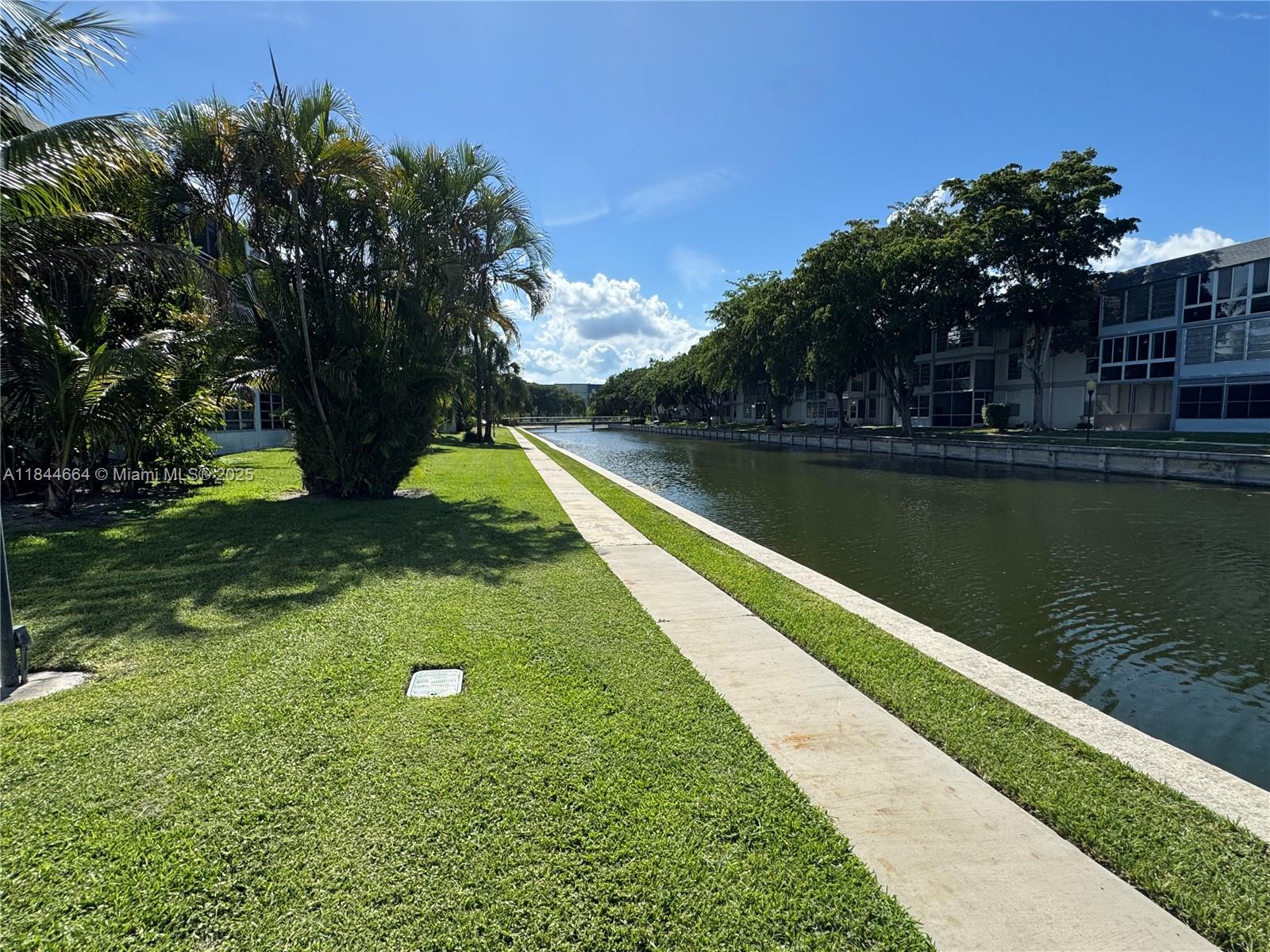 SANDS POINT CONDOMINIUM I - Residential