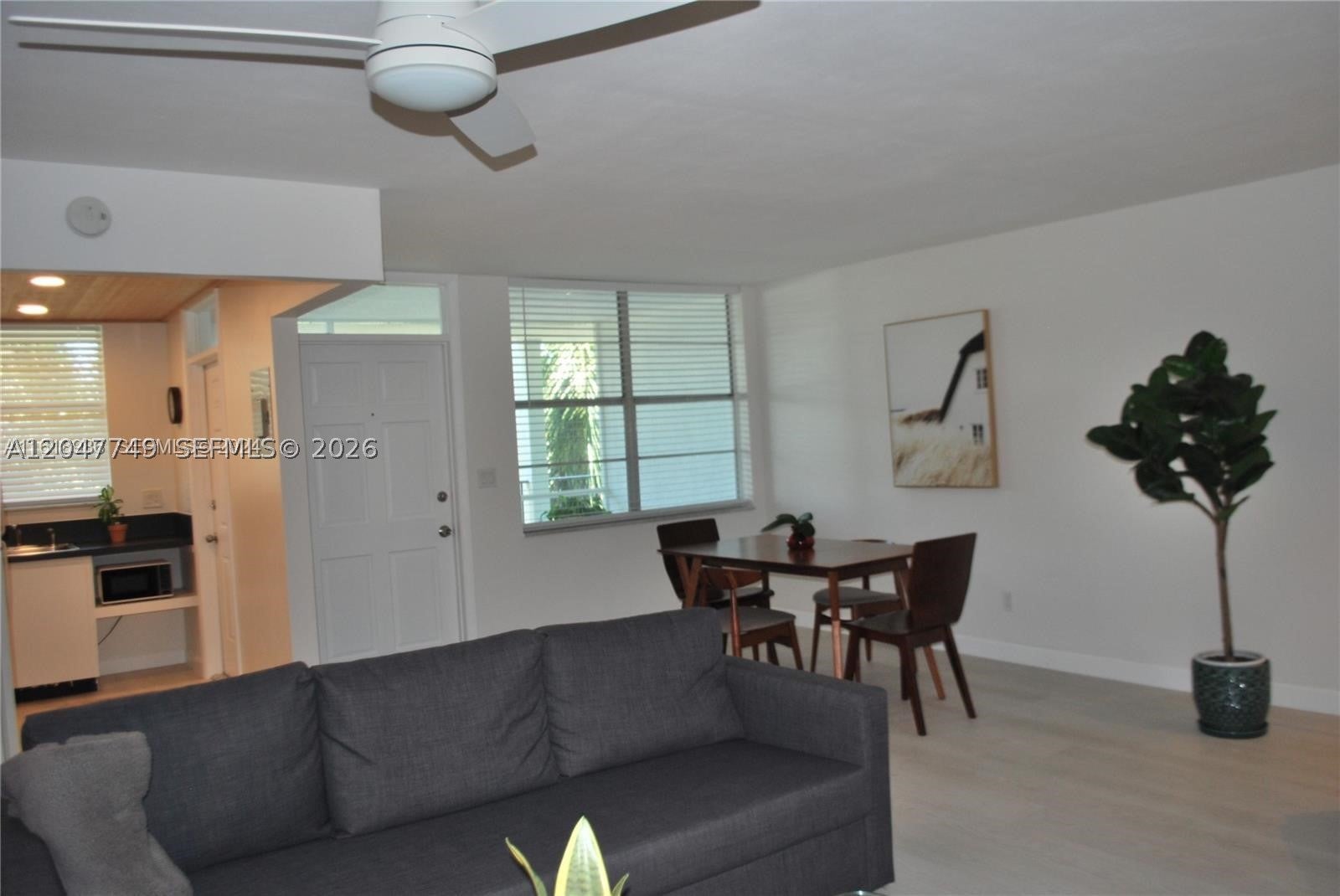 109 Paradise Harbour Blvd 406