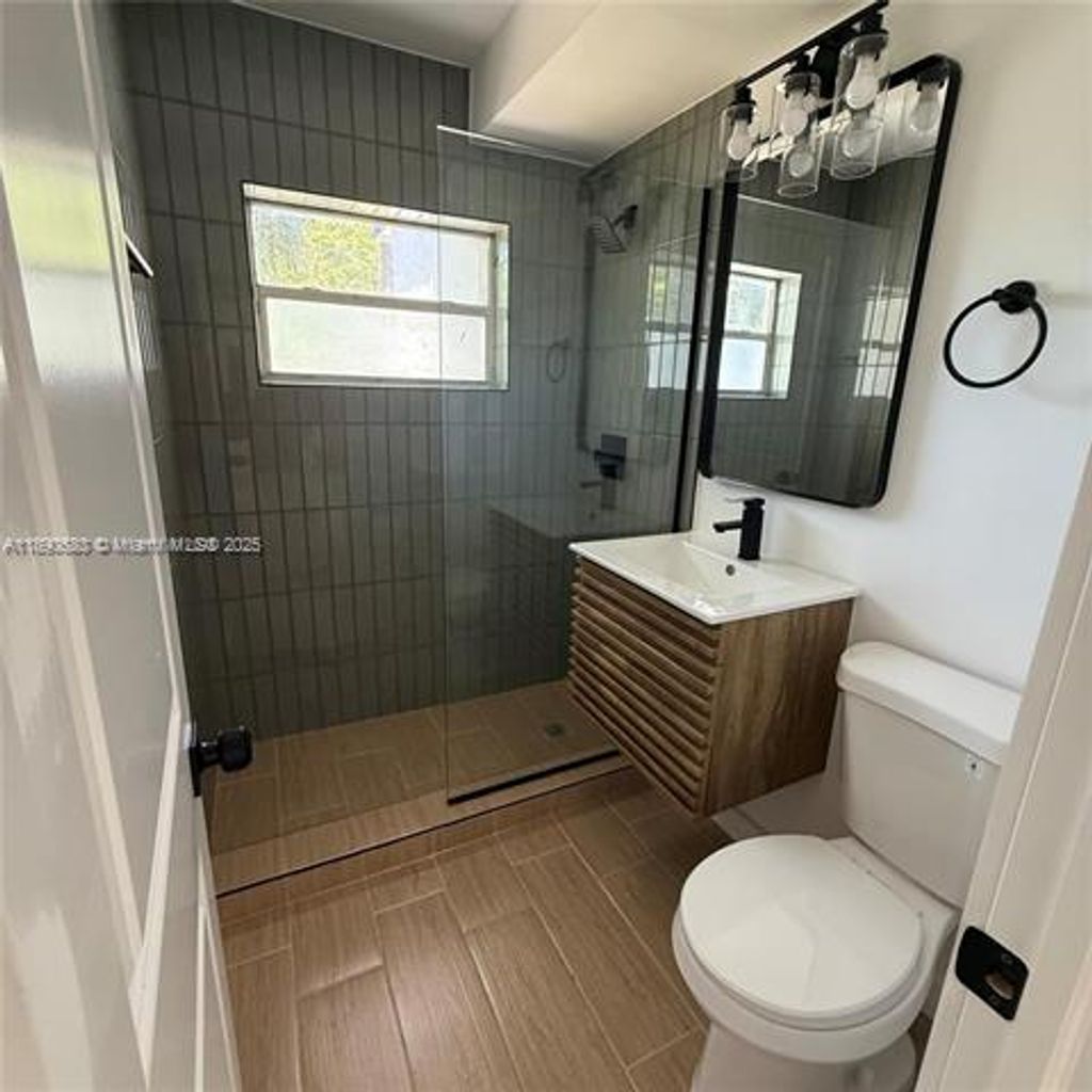 Photo of 1827 N Dixie Hwy #2, Fort Lauderdale, FL 33305 (MLS # A11890680)