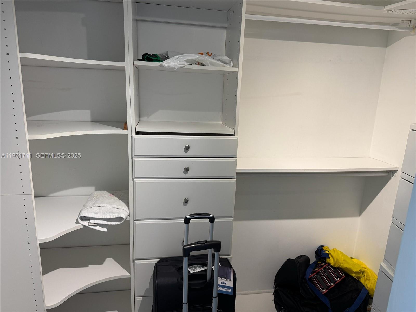 MAJORCA TOWERS CONDO - Residential Lease