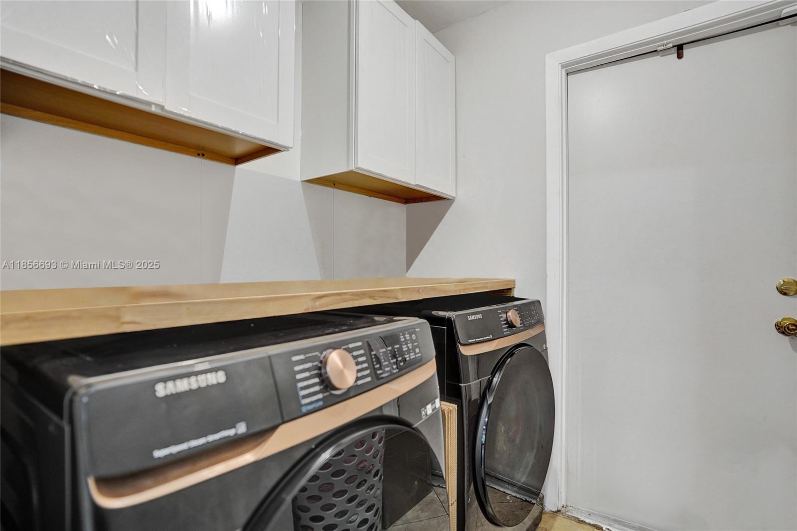 WINSTON PARK SECTION TWO- - Residential