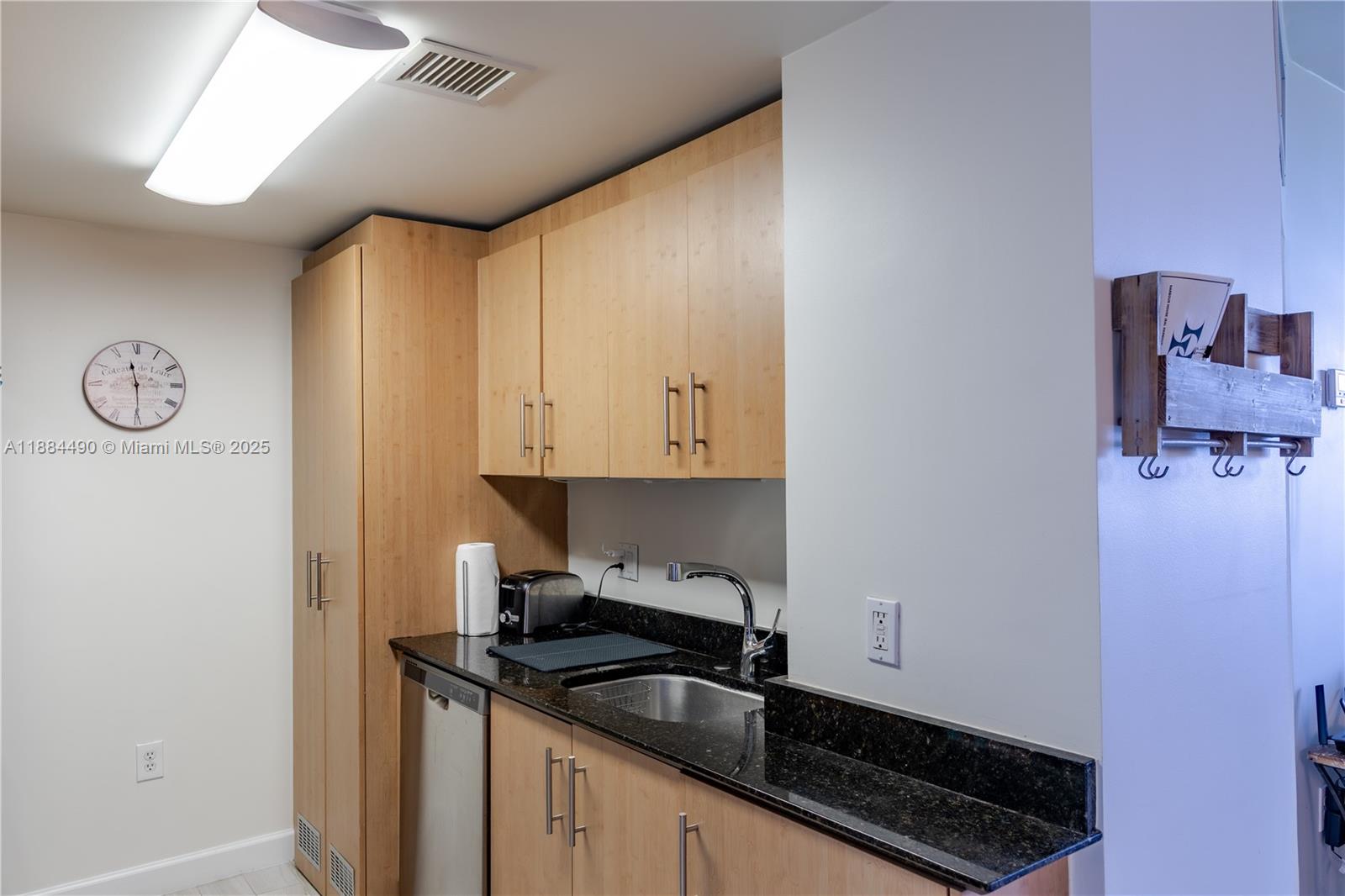 HARBOUR HOUSE - Residential Lease